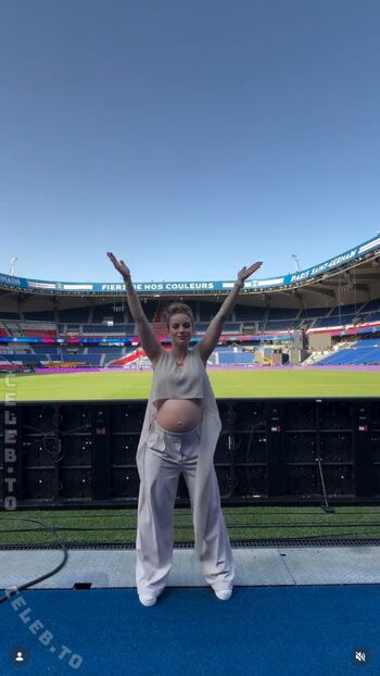 Full leaked Laure bv private onlyfans photo