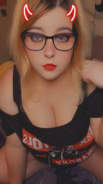Full leaked Laurieanarchy private onlyfans photo