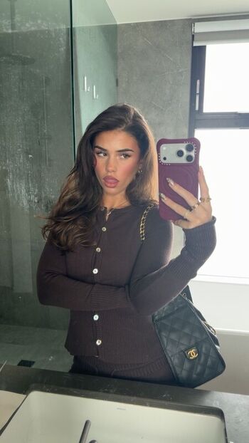 Full leaked Leah halton private onlyfans photo