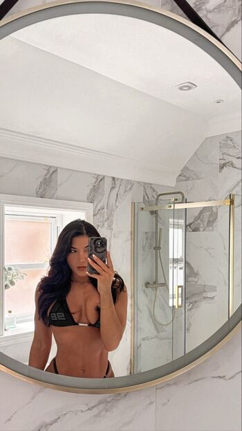 Full leaked Leah shutkever private onlyfans photo