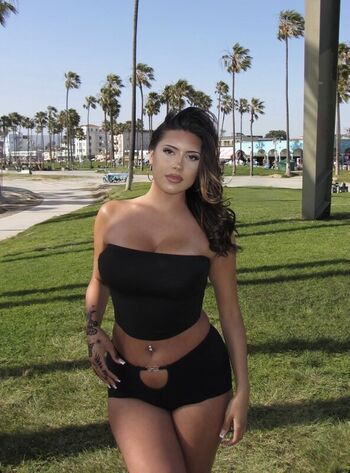 Full leaked Leilani wright private onlyfans photo