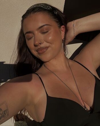 Full leaked Lenn holmes private onlyfans photo