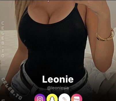 Full leaked Leoniesia private onlyfans photo