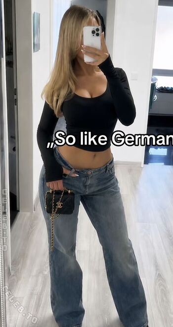 Full leaked Leoniesia private onlyfans photo