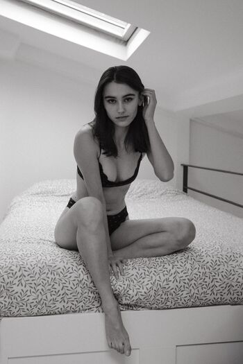 Full leaked Lespetitsregards page private onlyfans photo