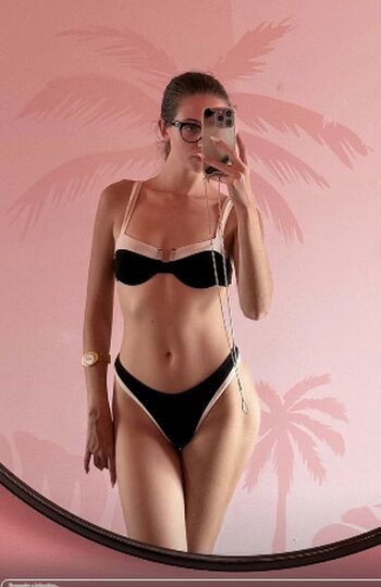 Full leaked Lettrainbow private onlyfans photo