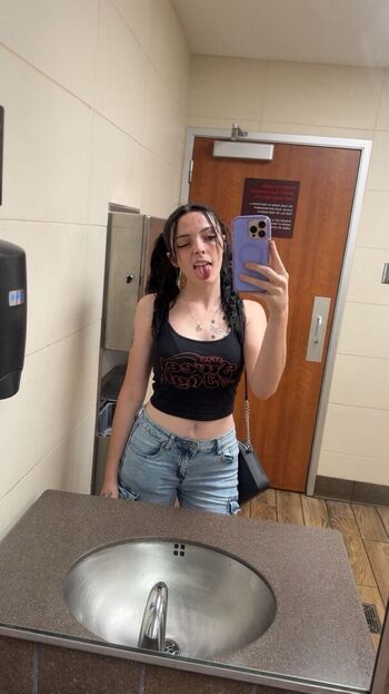 Full leaked Lexi private onlyfans photo