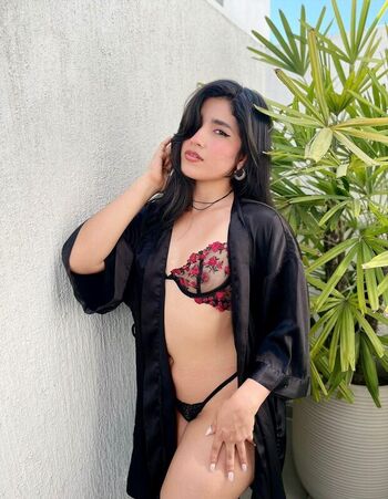 Full leaked Lia mar private onlyfans photo