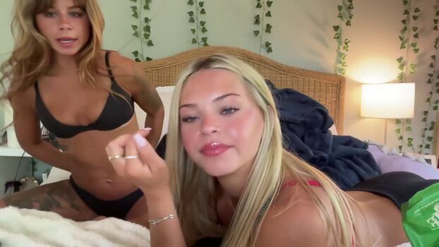 Full leaked Lilianjade private onlyfans photo