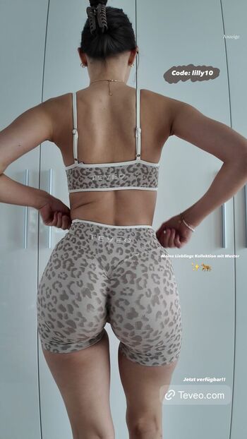 Full leaked Lillyyfayye private onlyfans photo