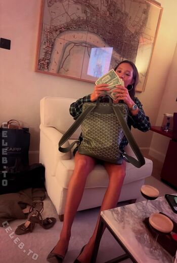 Full leaked Lily chee private onlyfans photo