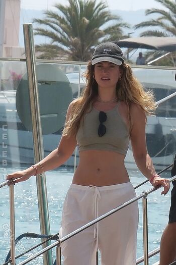 Full leaked Lily james private onlyfans photo