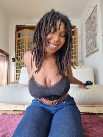 Full leaked Livie burke private onlyfans photo