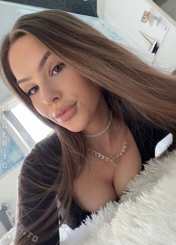 Full leaked Lizezki private onlyfans photo