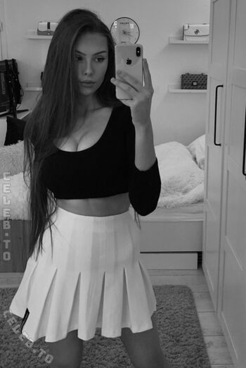 Full leaked Lizezki private onlyfans photo