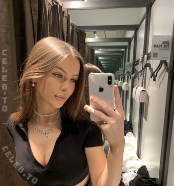 Full leaked Lizezki private onlyfans photo