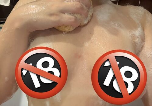 Full leaked Lizzybiker private onlyfans photo