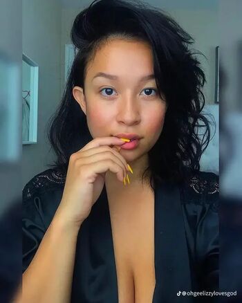Full leaked Lizzywurst private onlyfans photo