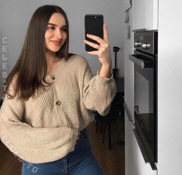 Full leaked Louisa jindaoui private onlyfans photo