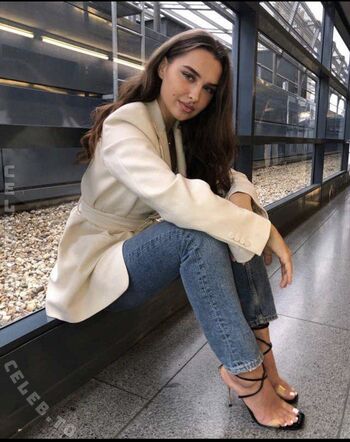 Full leaked Louisa jindaoui private onlyfans photo