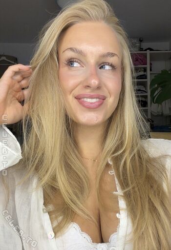 Full leaked Loulou fbl private onlyfans photo
