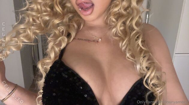Full leaked Louryamory private onlyfans photo