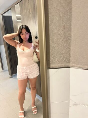 Full leaked Lovebugcindy private onlyfans photo