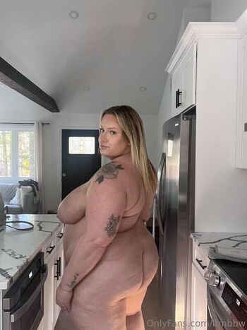 Full leaked Lrmbbw private onlyfans photo