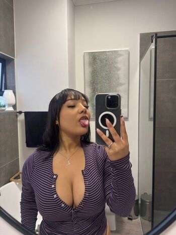 Full leaked Luvlennyx private onlyfans photo