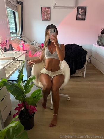 Full leaked Luvlivvyy private onlyfans photo