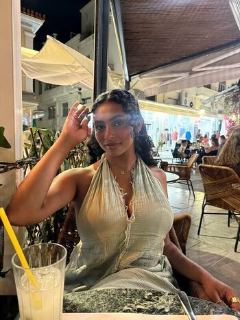 Mariahellie