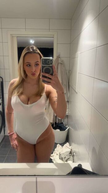 Full leaked Martine majlaender private onlyfans photo