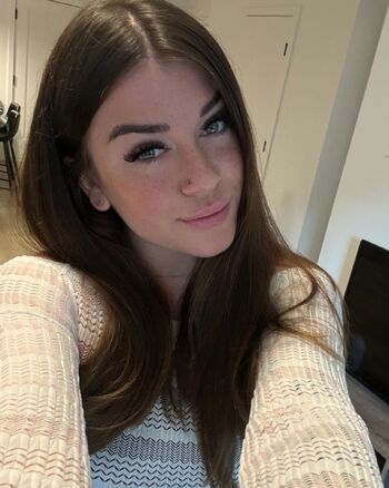 Full leaked Maude private onlyfans photo