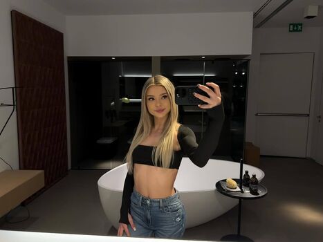 Full leaked Mejryk private onlyfans photo