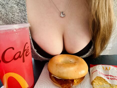 Full leaked Melounia private onlyfans photo