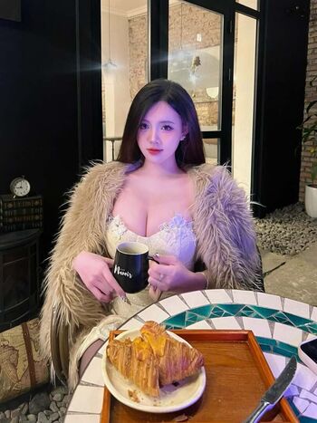Full leaked Mianh private onlyfans photo