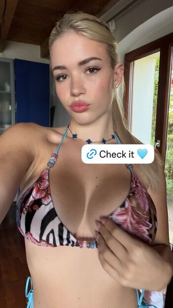 Full leaked Mikurin private onlyfans photo