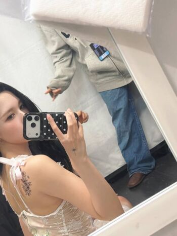 Full leaked Mina myoi page private onlyfans photo