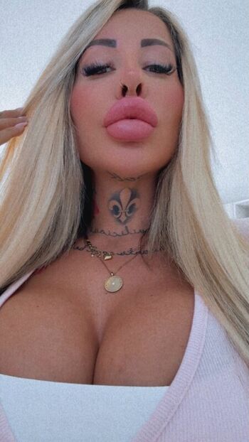 Full leaked Monamonique private onlyfans photo