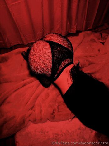 Full leaked Moonscarletta private onlyfans photo