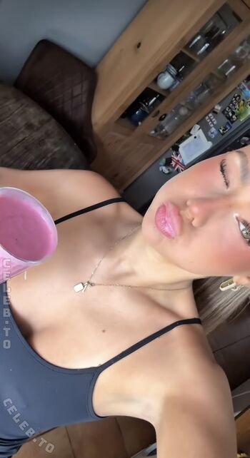 Full leaked Mthlara private onlyfans photo