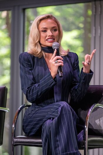 Natalie Alyn Lind