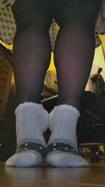Full leaked Nylonsandsocks private onlyfans photo