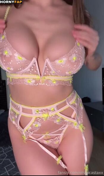 Full leaked Olivacasta private onlyfans photo