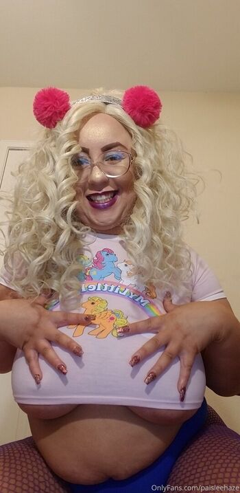 Full leaked Paisleehaze private onlyfans photo