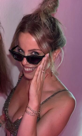 Full leaked Pauline sanzey page private onlyfans photo