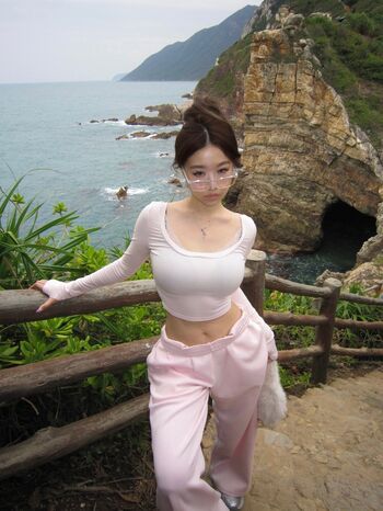 Full leaked Pepperanyi private onlyfans photo
