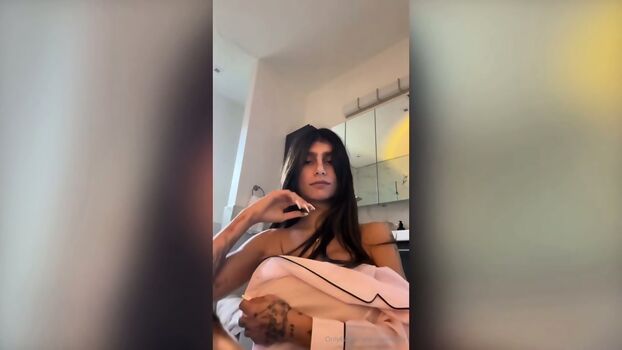 Full leaked Perky mia private onlyfans photo
