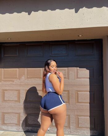 Full leaked Phobbicclwethu private onlyfans photo