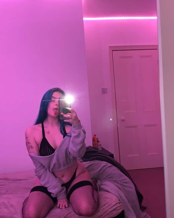 Full leaked Phoebslynx private onlyfans photo